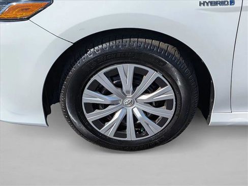 Used 2020 Toyota Camry LE image 20
