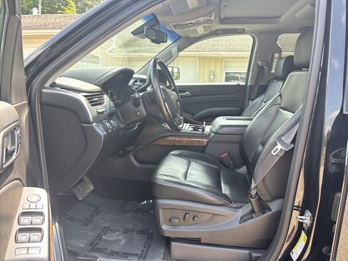 Used 2016 Chevrolet Suburban LTZ AWD/4WD image 16