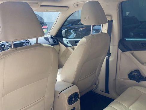 Used 2012 Volkswagen Tiguan SE FWD image 11