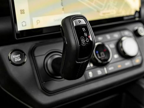 New 2026 Land Rover Defender 110 OCTA AWD/4WD image 26