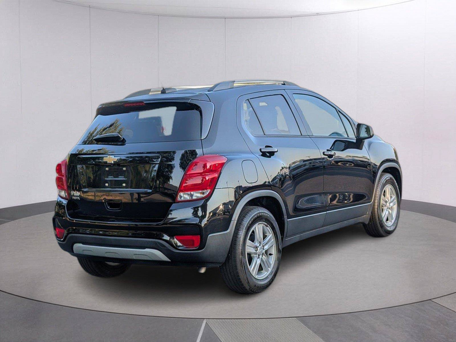 Used 2022 Chevrolet Trax LT w/ LT Convenience Package FWD image 7