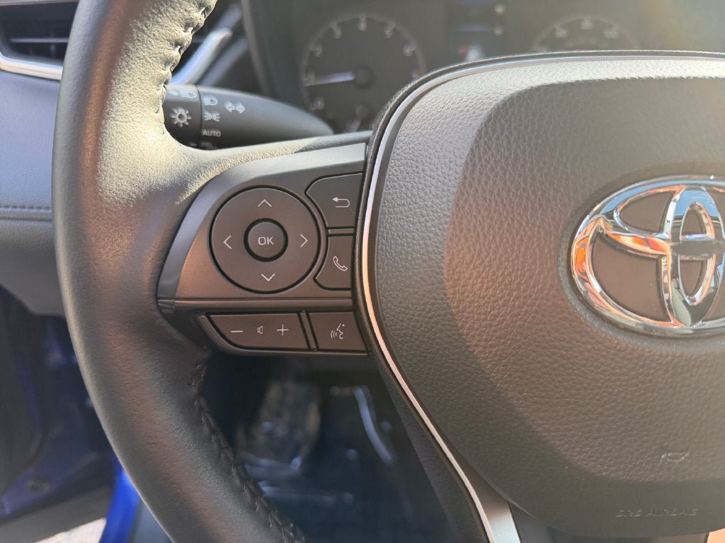 Used 2024 Toyota Corolla Cross LE w/ Moonroof Package AWD/4WD image 15