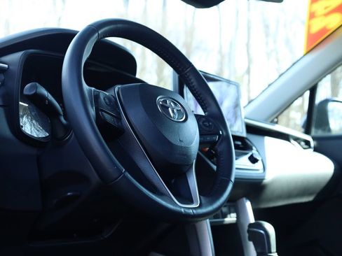 Used 2024 Toyota Corolla Cross LE image 19