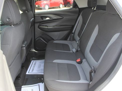 Used 2025 Chevrolet TrailBlazer LT FWD image 14