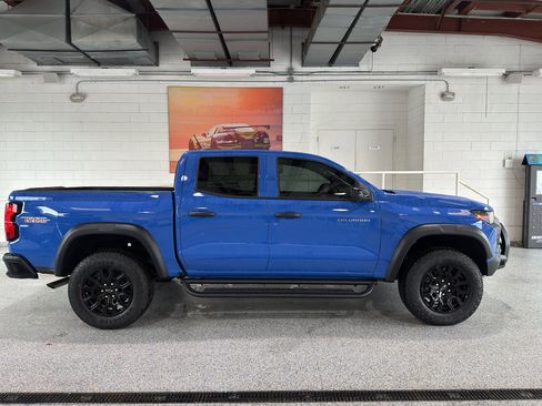 New 2026 Chevrolet Colorado Trail Boss w/ Off-Road Front Bumper Package AWD/4WD image 2