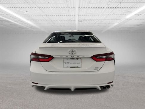 Used 2022 Toyota Camry SE w/ Cold Weather Package AWD/4WD image 4