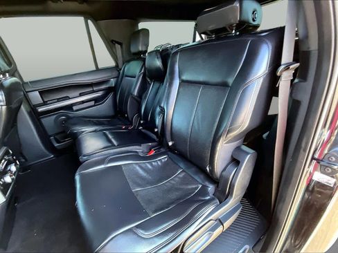 Used 2020 Ford Expedition Max XLT w/ Equipment Group 202A RWD image 18