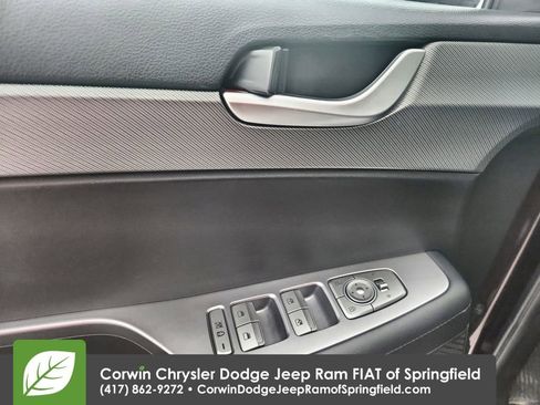 Used 2024 Hyundai Palisade SE image 20