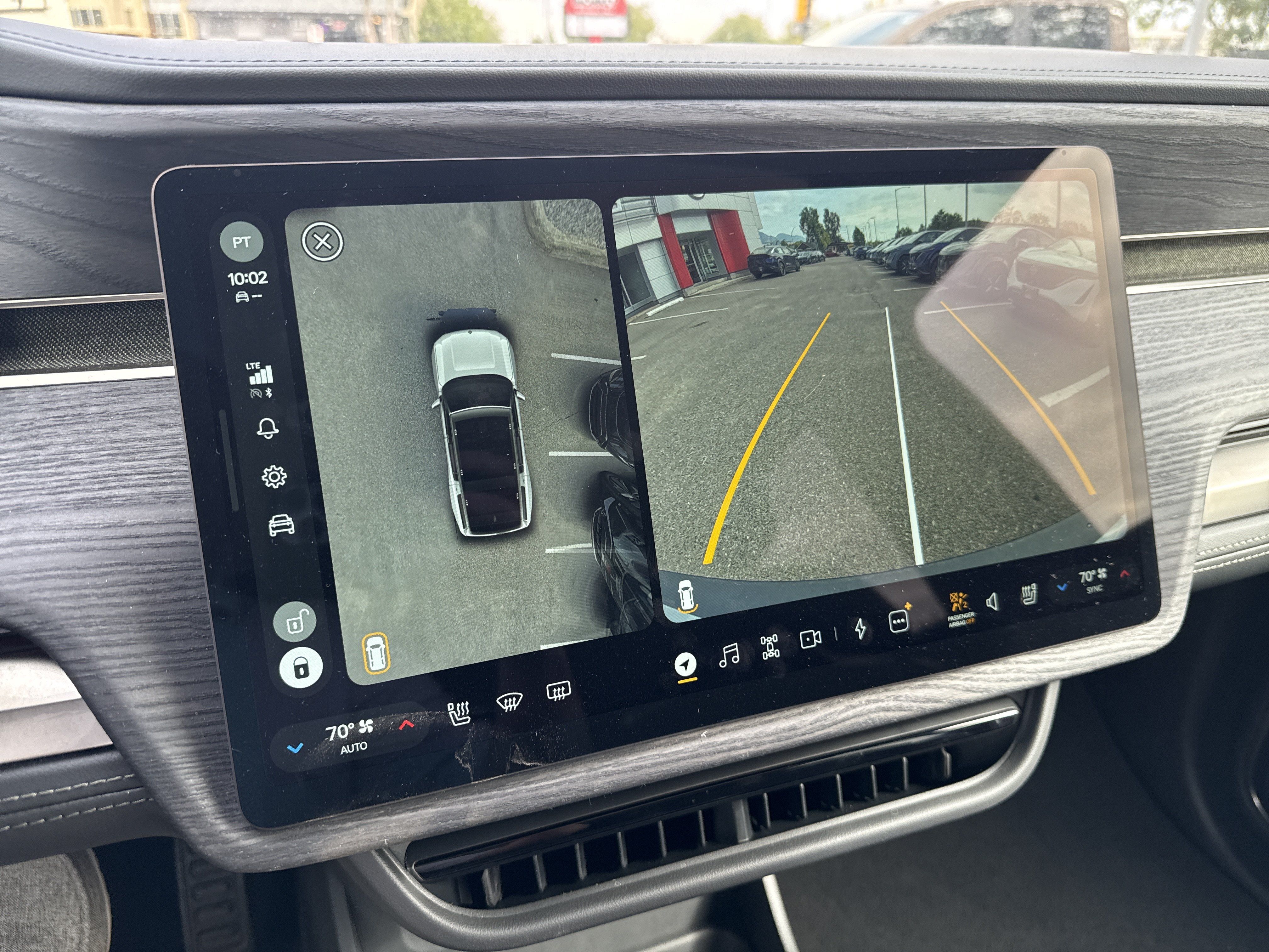 Used 2025 Rivian R1S Adventure Dual AWD/4WD image 20