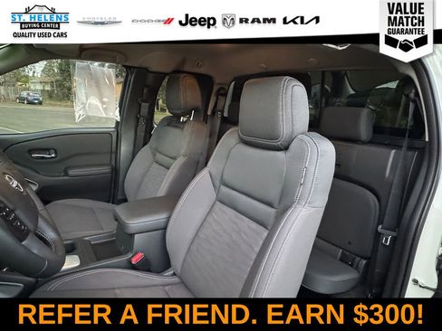 Used 2024 Nissan Frontier SV w/ SV Convenience Package image 15