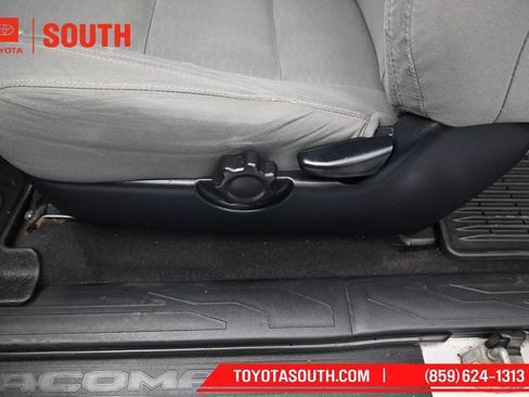 Used 2016 Toyota Tacoma SR5 AWD/4WD image 22