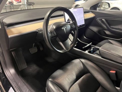 Used 2018 Tesla Model 3 Long Range image 19
