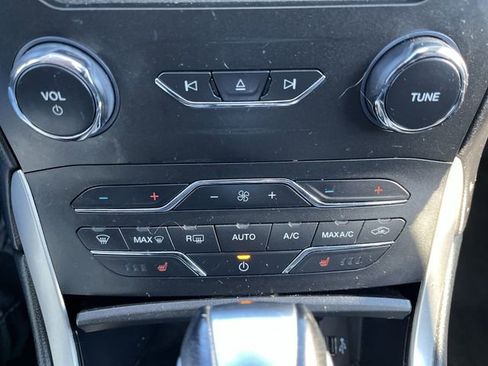 Used 2015 Ford Edge SEL w/ Equipment Group 201A image 19