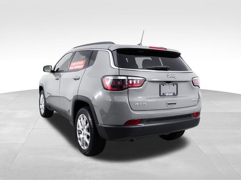 Used 2024 Jeep Compass Latitude AWD/4WD image 8