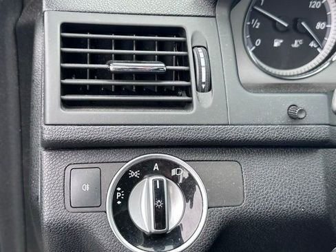 Used 2011 Mercedes-Benz C 300 4MATIC Sedan image 19
