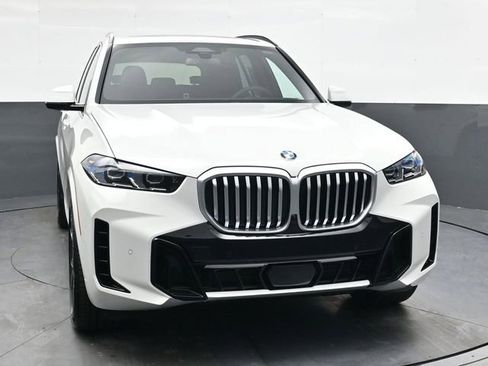 Used 2026 BMW X5 xDrive40i w/ M Sport Package AWD/4WD image 11