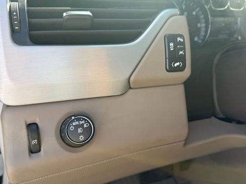 Used 2020 GMC Yukon XL SLT w/ Premium Edition image 13