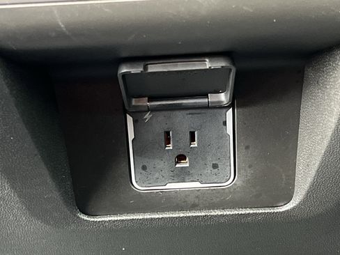 Used 2024 Chevrolet Tahoe LS image 20