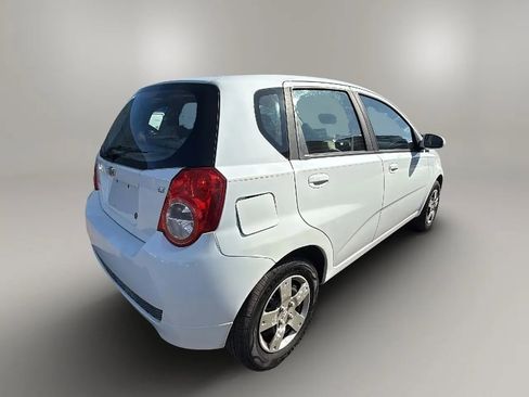 Used 2011 Chevrolet Aveo5 LT w/ Power and Convenience Package image 5