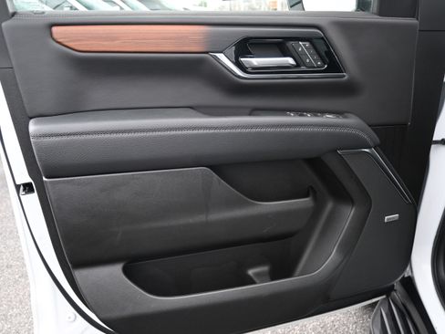 Used 2025 GMC Yukon Denali image 15