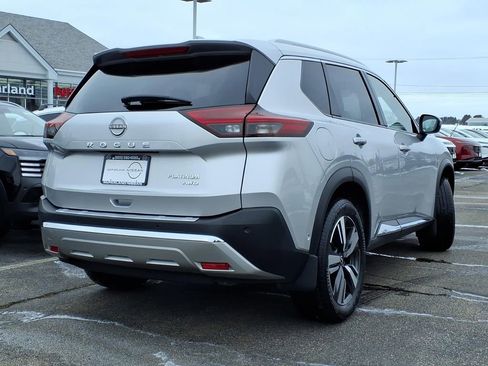 Used 2023 Nissan Rogue Platinum w/ Platinum Premium Package image 3