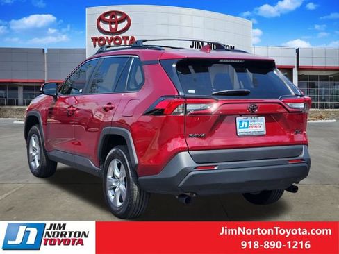 Used 2025 Toyota RAV4 XLE w/ Convenience Package FWD image 9