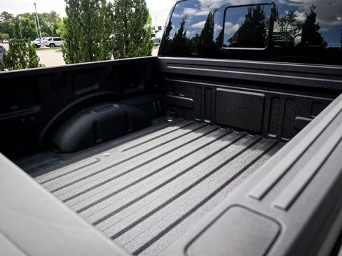 Used 2025 Ford F150 Lariat AWD/4WD image 32