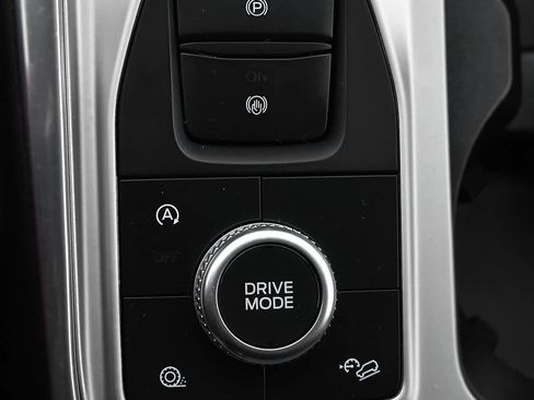 Used 2020 Ford Explorer XLT w/ Equipment Group 202A image 24