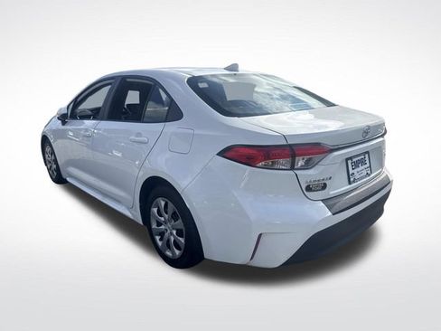 Used 2023 Toyota Corolla LE image 3