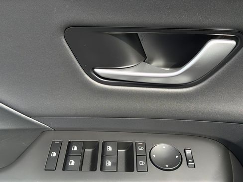 Certified 2025 Hyundai Kona Limited FWD image 16