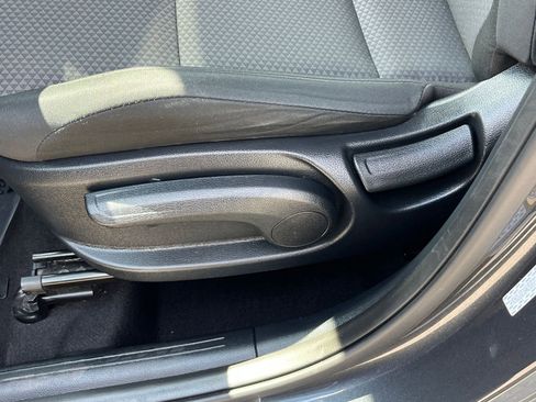 Used 2025 Kia Soul LX w/ LX Technology Package FWD image 22