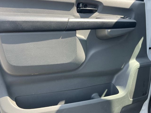 Used 2018 Nissan NV 3500 S RWD image 21