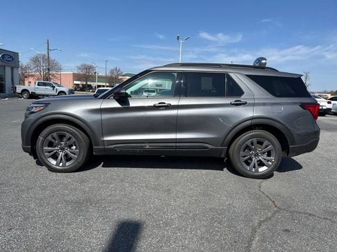 New 2026 Ford Explorer Active w/ Active Comfort Package image 2