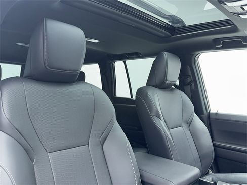 Used 2025 Lexus GX 550 image 44