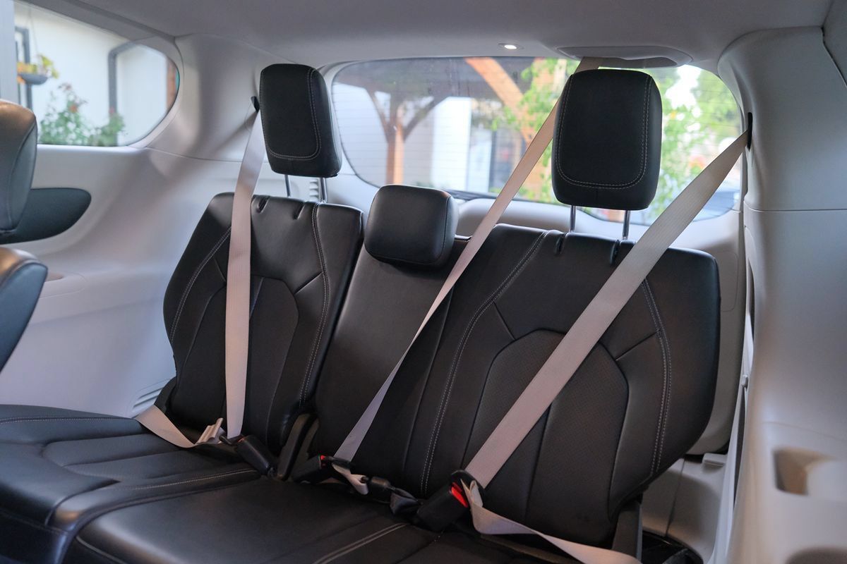 Used 2024 Chrysler Pacifica Touring-L FWD image 29