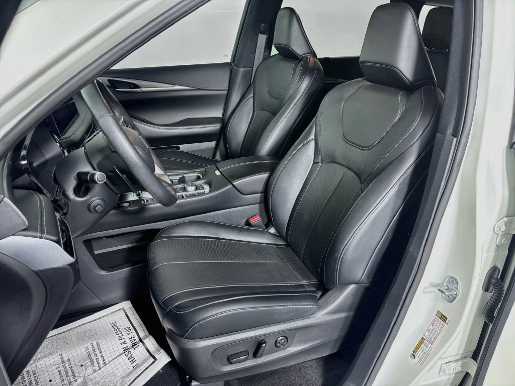 Used 2023 INFINITI QX60 Luxe w/ Cargo Package FWD image 11