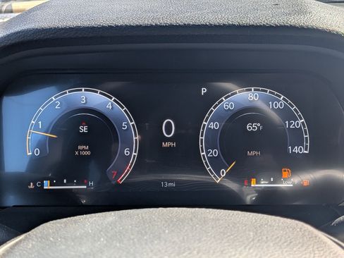 New 2025 Jeep Grand Cherokee Altitude image 12