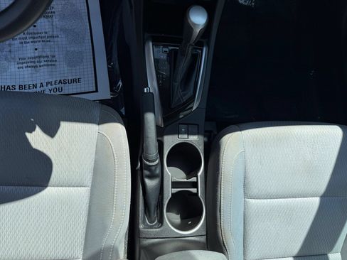 Used 2014 Toyota Corolla LE FWD image 22