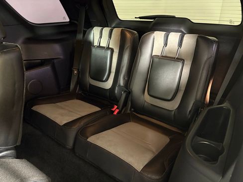 Used 2017 Ford Explorer XLT w/ Equipment Group 202A image 71