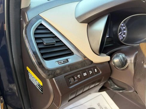 Used 2018 Hyundai Santa Fe SE FWD image 19