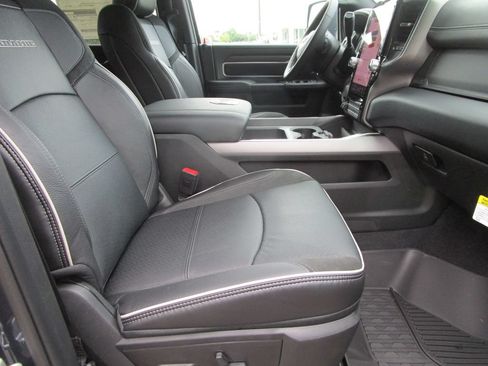 New 2026 RAM 2500 Laramie AWD/4WD image 24