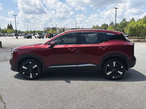 Certified 2025 Nissan Kicks SR FWD image 6