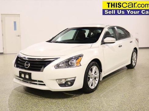 Used 2015 Nissan Altima 2.5 SV w/ Convenience Package FWD image 4