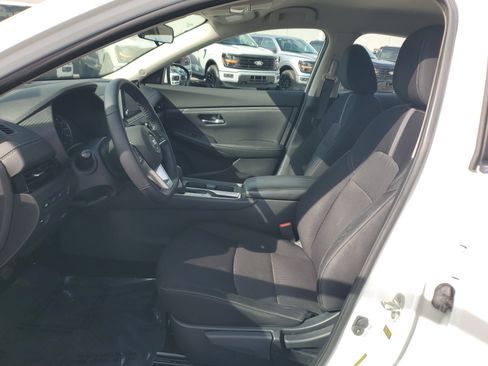 Used 2021 Nissan Sentra SV w/ Trunk Package image 17