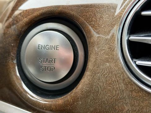 Used 2015 Mercedes-Benz S 550 4MATIC Sedan image 45