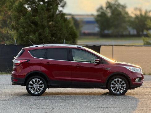Used 2017 Ford Escape Titanium w/ Equipment Group 301A AWD/4WD image 7
