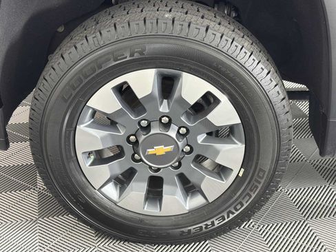 Used 2023 Chevrolet Silverado 2500 Custom w/ Custom Value Package AWD/4WD image 11
