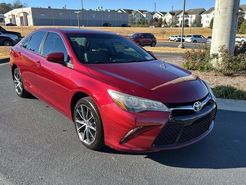 Used 2016 Toyota Camry XSE image 6