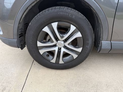 Used 2017 Toyota RAV4 LE FWD image 6