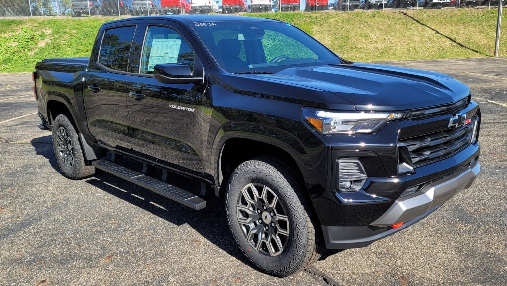 New 2026 Chevrolet Colorado Z71 w/ Z71 Convenience Package 2 AWD/4WD image 2